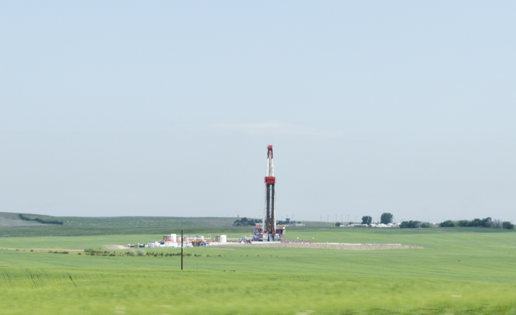 High-pressure high-temperature deep drilling rig utilizing high-density cesium formate brine