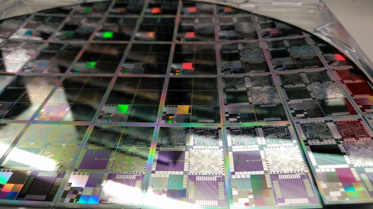 Advanced semiconductor patterned wafer with microelectronic copper interconnects