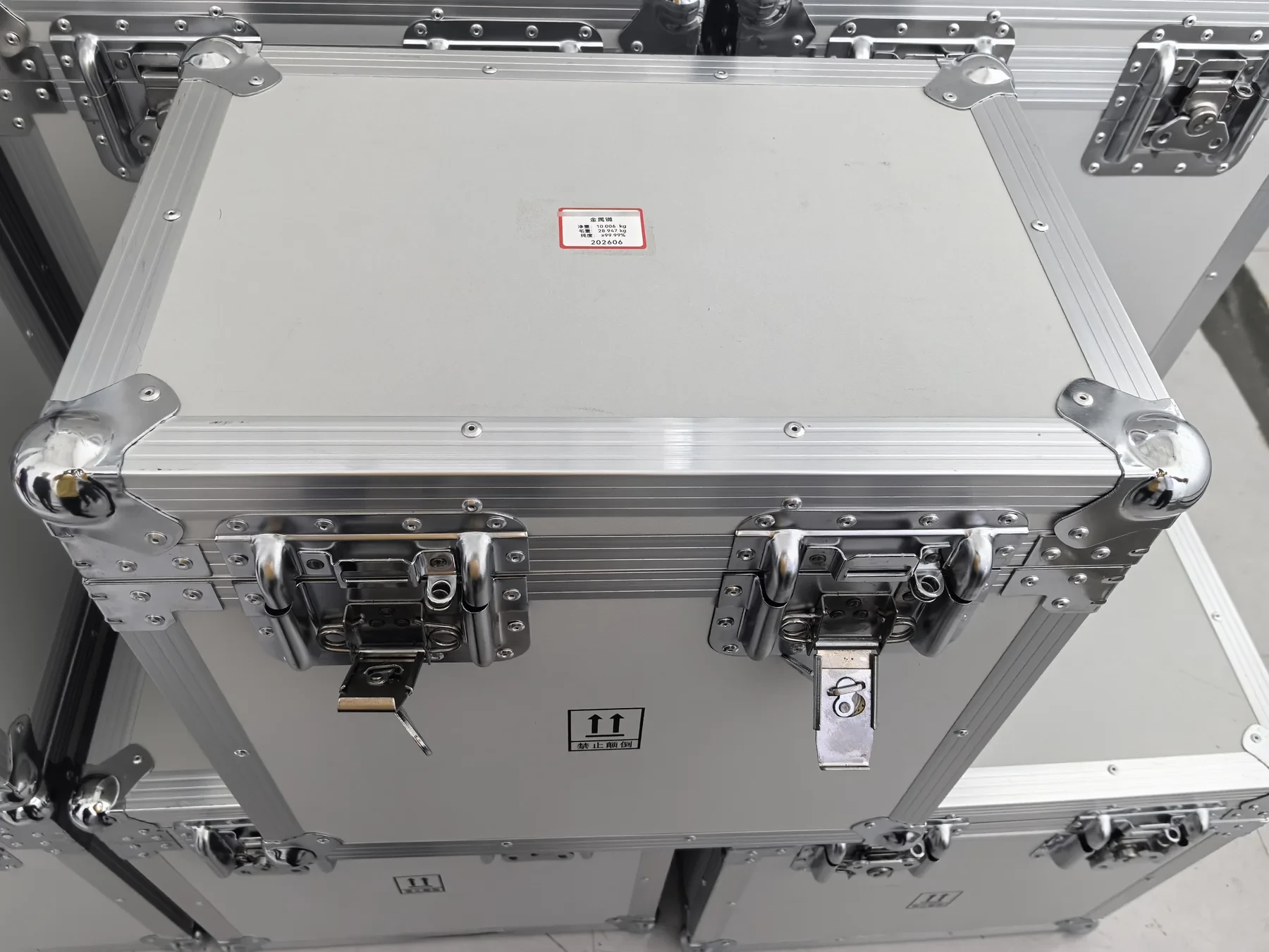 Industrial aluminum flight case packaging for secure global transport of high-purity alkali metals